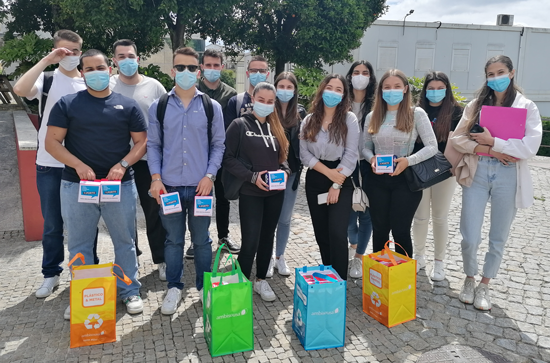 Eco-Escolas - Distribuição de pilhões pelo comércio local